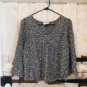 Universal Threads floral blouse